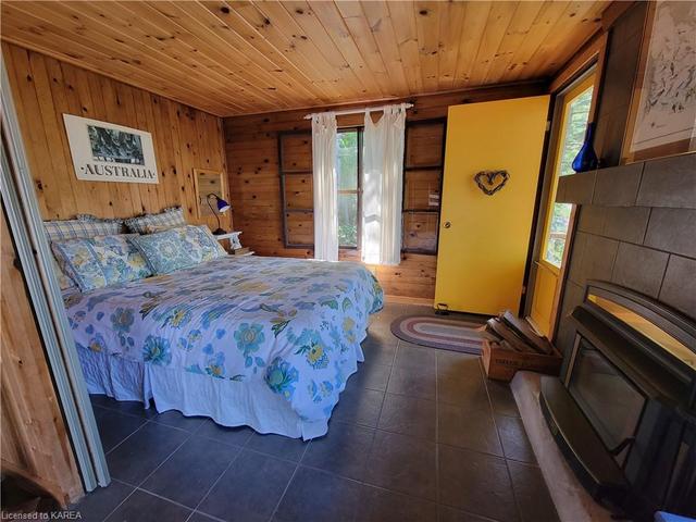 890 Mazinaw Lake, House detached with 2 bedrooms, 1 bathrooms and null parking in North Frontenac ON | Image 20