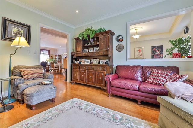 480 Kenneth Ave, House detached with 4 bedrooms, 4 bathrooms and 4 parking in Toronto ON | Image 2
