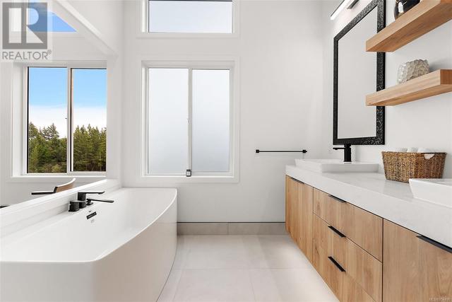 Primary Ensuite with heated floors | Image 20