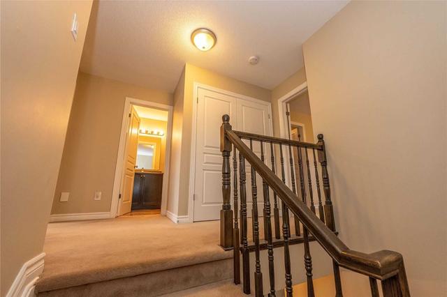 826 Fletcher Circ, House attached with 3 bedrooms, 3 bathrooms and 3 parking in Ottawa ON | Image 6