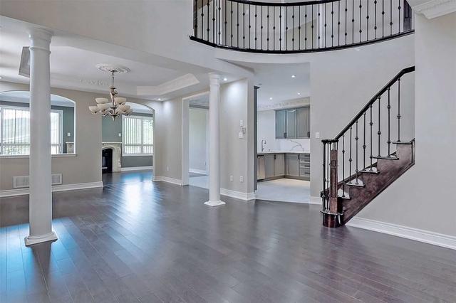 5953 Sidmouth St, House detached with 4 bedrooms, 4 bathrooms and 4 parking in Mississauga ON | Image 7