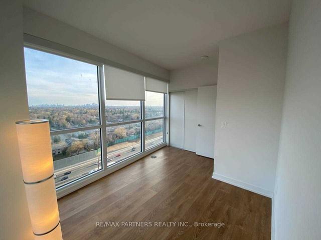 2010 - 115 Mcmahon Dr, Condo with 2 bedrooms, 2 bathrooms and 1 parking in Toronto ON | Image 11