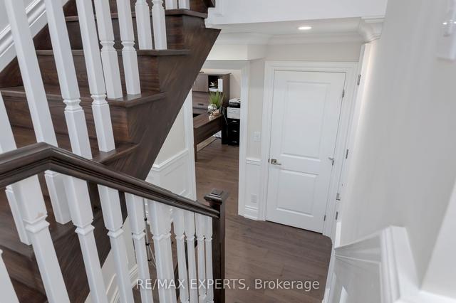 52 Ashmount Cres, House detached with 5 bedrooms, 5 bathrooms and 6 parking in Toronto ON | Image 25