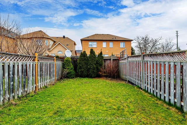 167 Kimono Cres, House attached with 3 bedrooms, 3 bathrooms and 2 parking in Richmond Hill ON | Image 35