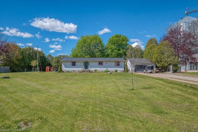 1535 Hazen Road, House detached with 3 bedrooms, 1 bathrooms and 12 parking in Norfolk County ON | Image 2