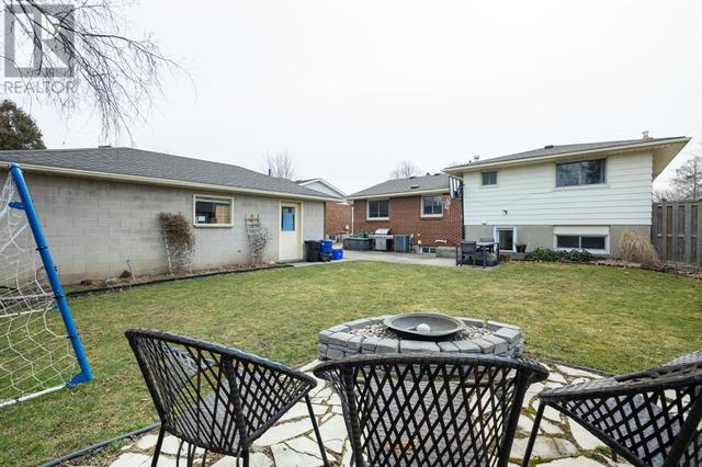 18 Durco Avenue, House detached with 4 bedrooms, 1 bathrooms and null parking in Sarnia ON | Image 44