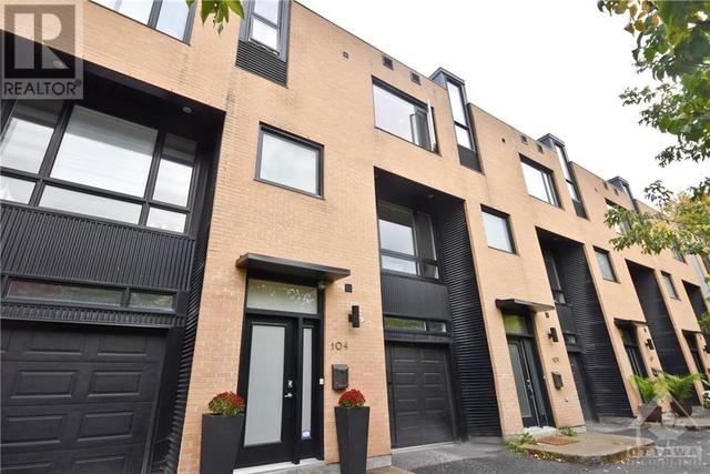 104 Little London Private, Townhouse with 2 bedrooms, 2 bathrooms and 1 parking in Ottawa ON | Image 1