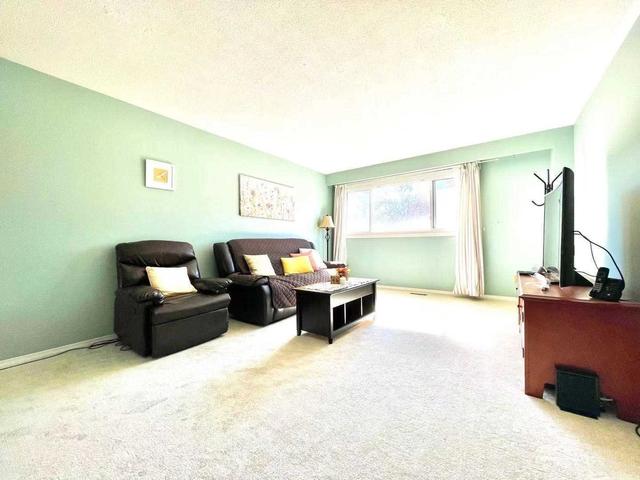 122 Song Meadoway, Townhouse with 3 bedrooms, 2 bathrooms and 2 parking in Toronto ON | Image 20