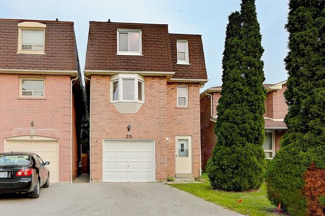 29 Crown Acres Crt, House detached with 3 bedrooms, 4 bathrooms and 3 parking in Toronto ON | Image 12