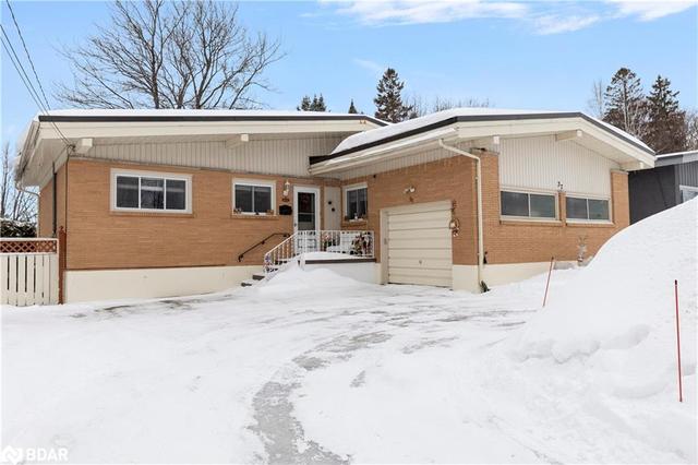 37 Ford Street, House detached with 3 bedrooms, 2 bathrooms and null parking in Sault Ste. Marie ON | Image 3