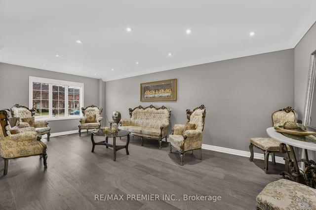 60 Castle Park Blvd, House semidetached with 4 bedrooms, 4 bathrooms and 3 parking in Vaughan ON | Image 39