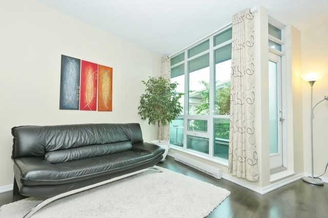224 - 231 Fort York Blvd, Condo with 2 bedrooms, 2 bathrooms and 2 parking in Toronto ON | Image 3