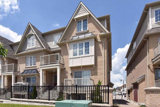 172 Kingston Rd W, Townhouse with 2 bedrooms, 2 bathrooms and 1 parking in Ajax ON | Image 2