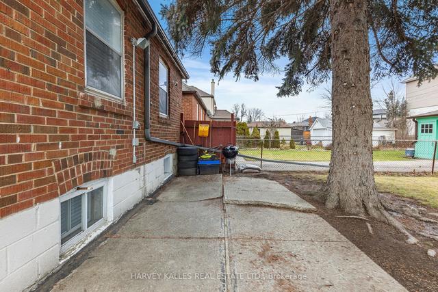 19 Danesbury Ave, House detached with 2 bedrooms, 2 bathrooms and 2 parking in Toronto ON | Image 22