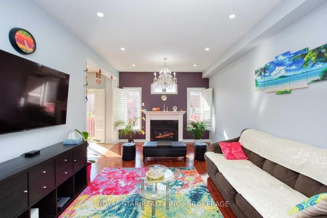 upper - 18 Saint Eugene St, House semidetached with 3 bedrooms, 3 bathrooms and 2 parking in Brampton ON | Image 3