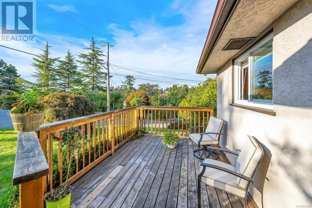 937 Shirley Rd, House detached with 5 bedrooms, 4 bathrooms and 2 parking in Esquimalt BC | Image 8