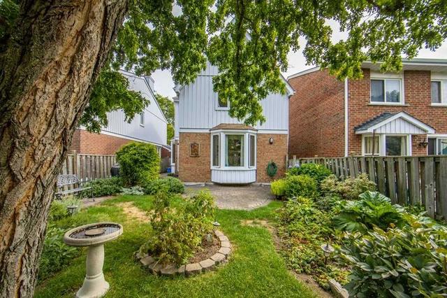97 Belinda Sq, House detached with 3 bedrooms, 3 bathrooms and 4 parking in Toronto ON | Image 10