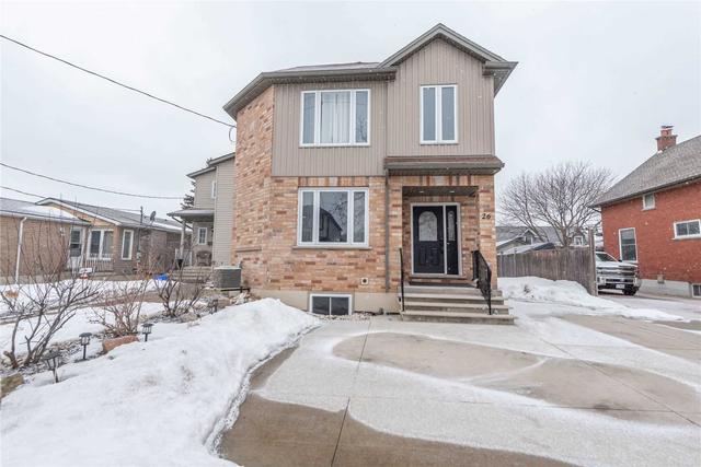 26 Fourth Ave, House semidetached with 3 bedrooms, 4 bathrooms and 7 parking in Kitchener ON | Image 1