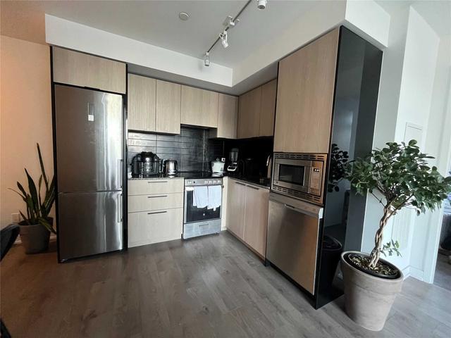 812 - 501 Yonge St S, Condo with 3 bedrooms, 2 bathrooms and 0 parking in Toronto ON | Image 7