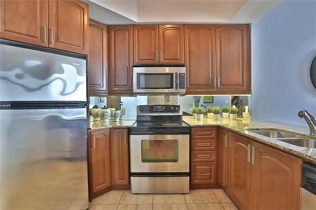 uph03 - 70 Absolute Ave, Condo with 2 bedrooms, 2 bathrooms and 1 parking in Mississauga ON | Image 7