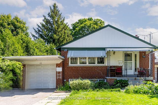 23 Appledale Rd, House detached with 3 bedrooms, 1 bathrooms and 4 parking in Toronto ON | Image 1