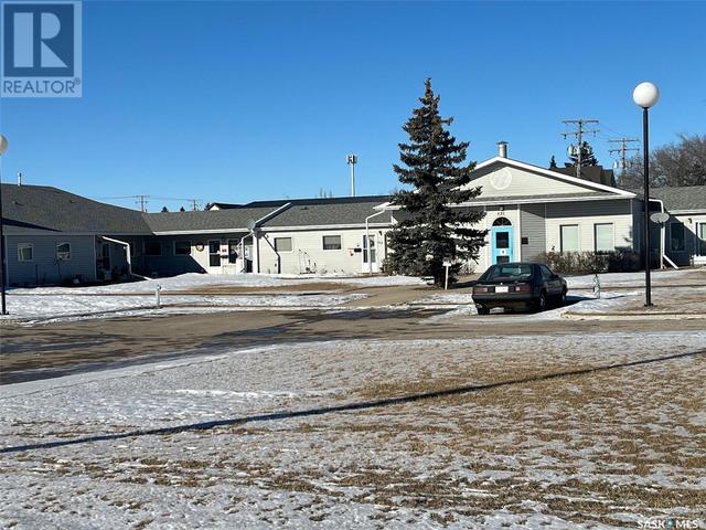 108 - 631 5th Avenue, Condo with 1 bedrooms, 1 bathrooms and null parking in Humboldt SK | Image 1