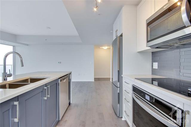 3304 - 805 Carling Avenue, Condo with 2 bedrooms, 2 bathrooms and 1 parking in Ottawa ON | Image 5