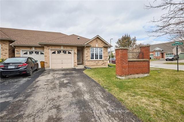 1063 Hansler Rd, House attached with 2 bedrooms, 2 bathrooms and 3 parking in Welland ON | Image 1