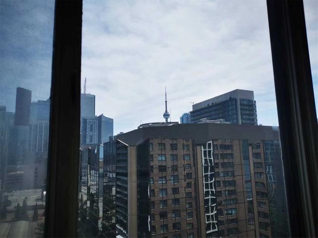 1907 - 633 Bay St, Condo with 2 bedrooms, 2 bathrooms and 0 parking in Toronto ON | Image 6