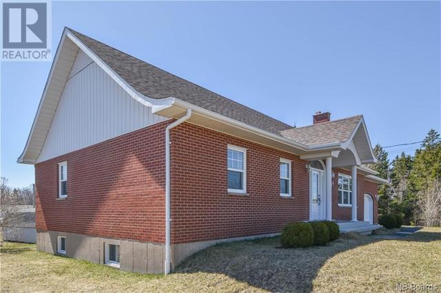 584 Saulnier Ouest Street, House detached with 4 bedrooms, 2 bathrooms and null parking in Tracadie NB | Image 9