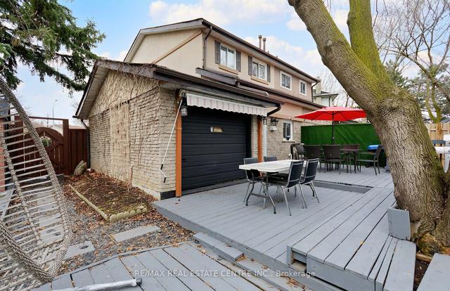 6935 Cherbourg Gdns, House semidetached with 3 bedrooms, 3 bathrooms and 7 parking in Mississauga ON | Image 29