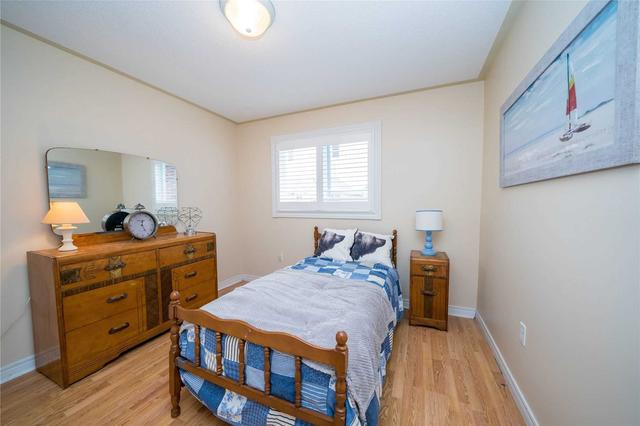 78 Bentley Cres, House attached with 3 bedrooms, 3 bathrooms and 3 parking in Barrie ON | Image 6