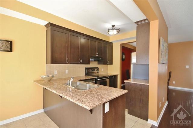 871 Kennacraig Private, Townhouse with 3 bedrooms, 3 bathrooms and 3 parking in Ottawa ON | Image 11