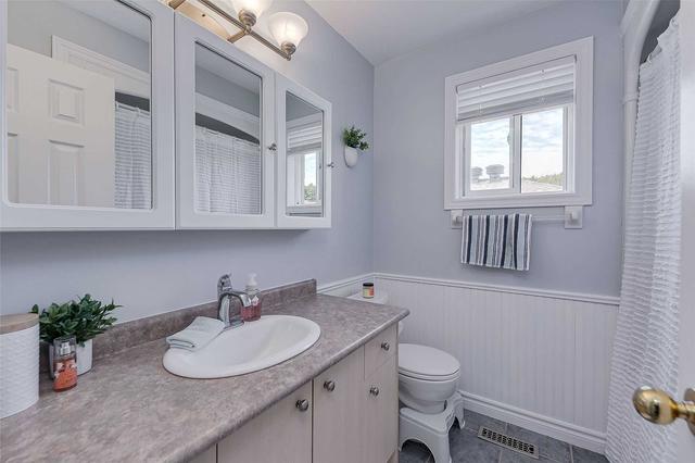 54 Bird St, House detached with 3 bedrooms, 2 bathrooms and 5 parking in Barrie ON | Image 31