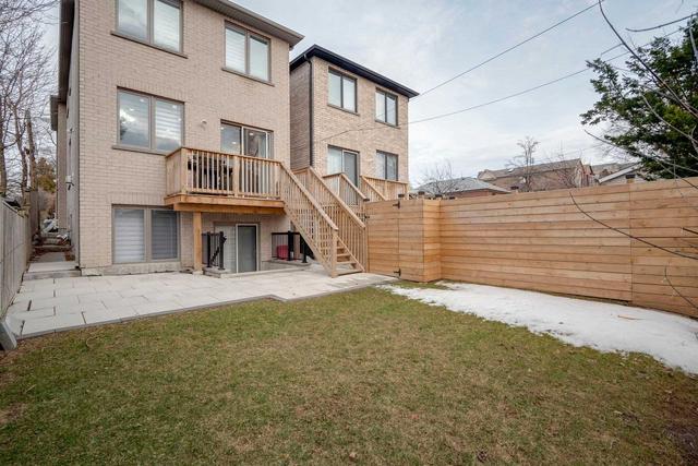 26b Scotia Ave, House detached with 4 bedrooms, 5 bathrooms and 3 parking in Toronto ON | Image 15