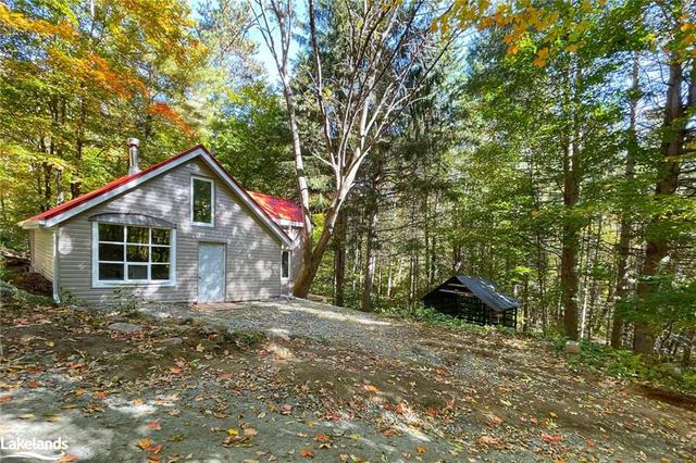 9297 Highway 118, House detached with 5 bedrooms, 2 bathrooms and 10 parking in Minden Hills ON | Image 32