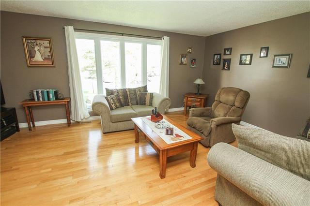 804 Laflin Street, House detached with 4 bedrooms, 2 bathrooms and 4 parking in Cornwall ON | Image 6