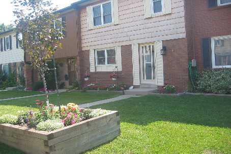 24 - 2825 Gananoque Dr, Townhouse with 3 bedrooms, 2 bathrooms and 2 parking in Mississauga ON | Image 1