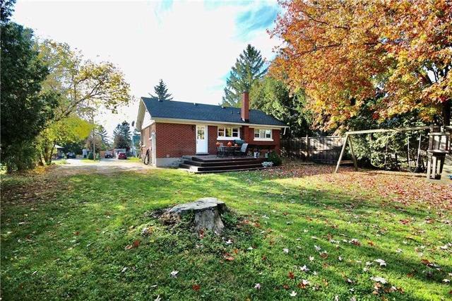 33 Daniel Ave, House detached with 2 bedrooms, 2 bathrooms and 5 parking in Kitchener ON | Image 12