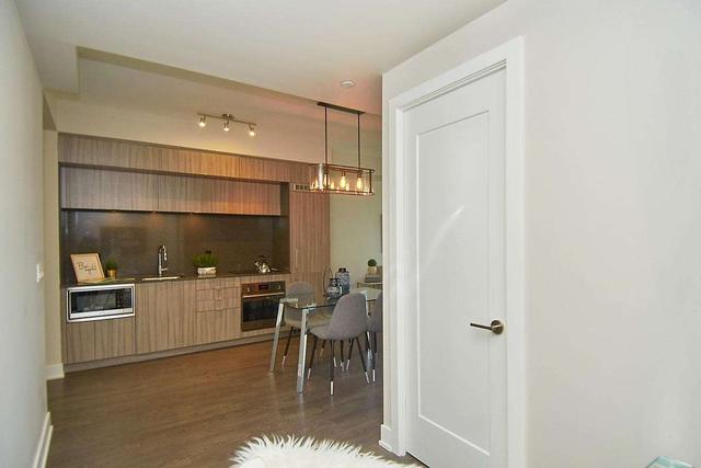 829 - 38 Cameron St, Condo with 1 bedrooms, 1 bathrooms and 1 parking in Toronto ON | Image 2