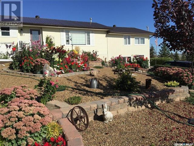 419 2nd Avenue S, House detached with 4 bedrooms, 3 bathrooms and null parking in Rockglen SK | Image 1