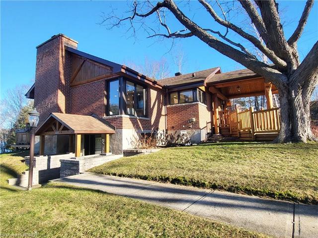 400 Lakeside Drive, House detached with 3 bedrooms, 1 bathrooms and 8 parking in North Bay ON | Image 1