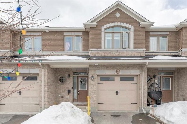 235 Gossamer Street, Townhouse with 3 bedrooms, 3 bathrooms and 3 parking in Ottawa ON | Image 1