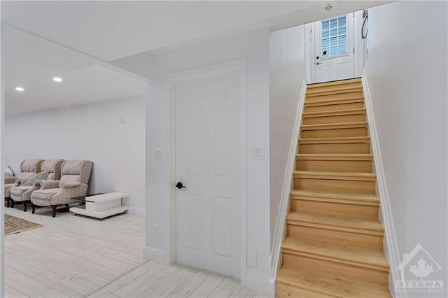 2084 Maywood Street, House detached with 4 bedrooms, 3 bathrooms and 5 parking in Ottawa ON | Image 21
