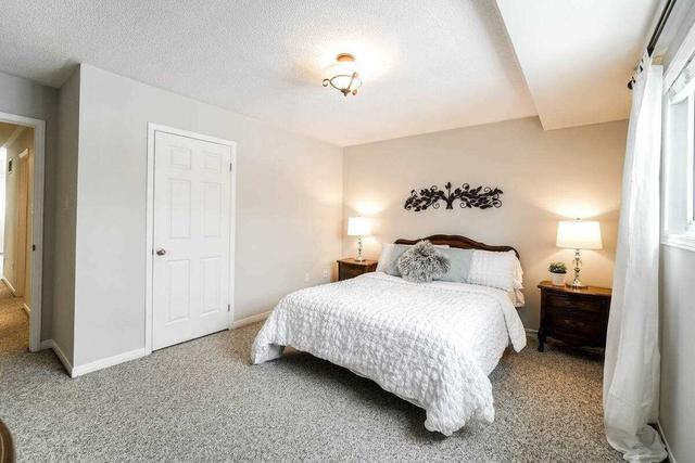 2445 Stefi Tr, House attached with 3 bedrooms, 2 bathrooms and 3 parking in Oakville ON | Image 18