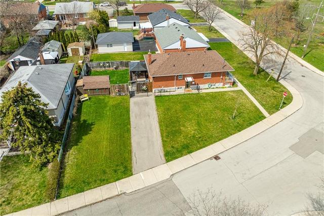 814 Tenth Avenue, House detached with 3 bedrooms, 2 bathrooms and 2 parking in Hamilton ON | Image 47