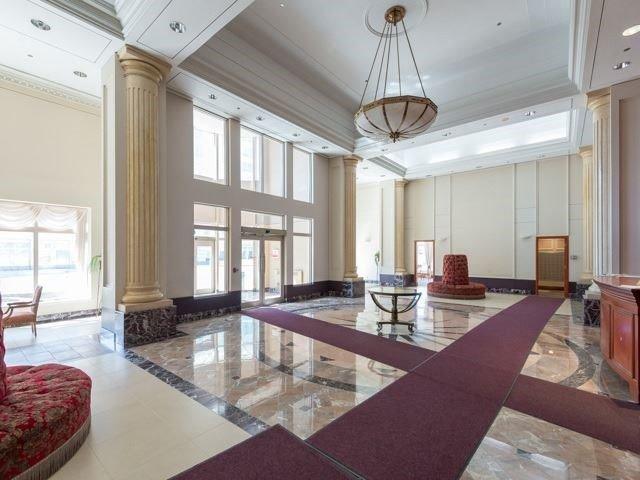1001 - 8 Lee Centre Dr, Condo with 1 bedrooms, 1 bathrooms and 1 parking in Toronto ON | Image 2