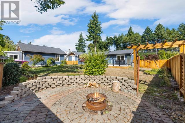 7357 Lantzville Rd, House detached with 3 bedrooms, 3 bathrooms and 3 parking in Lantzville BC | Image 38
