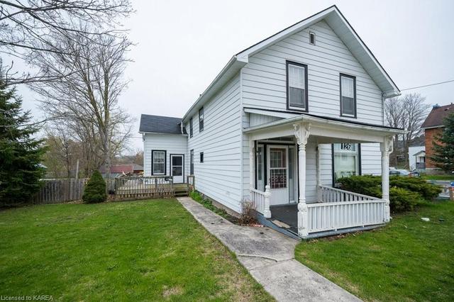 126 Dundas Street W, House detached with 4 bedrooms, 2 bathrooms and 4 parking in Greater Napanee ON | Image 1