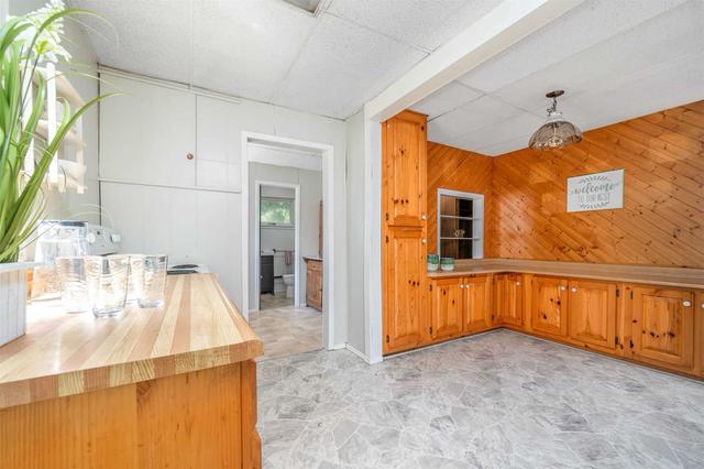 4 Raby St, House detached with 3 bedrooms, 1 bathrooms and 4 parking in Kawartha Lakes ON | Image 9